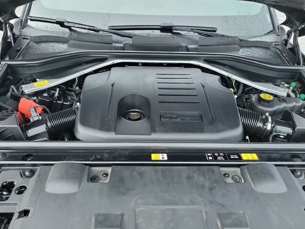 Certified 2024 Land Rover Range Rover Sport SE AWD/4WD image 30