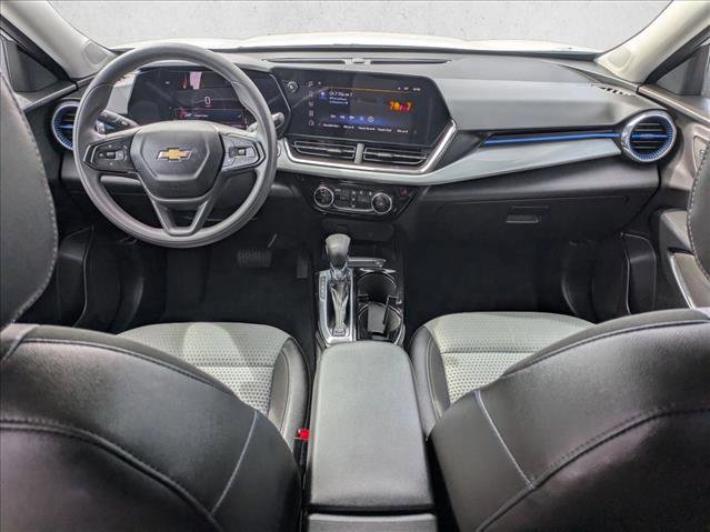 Used 2025 Chevrolet Trax LT image 22