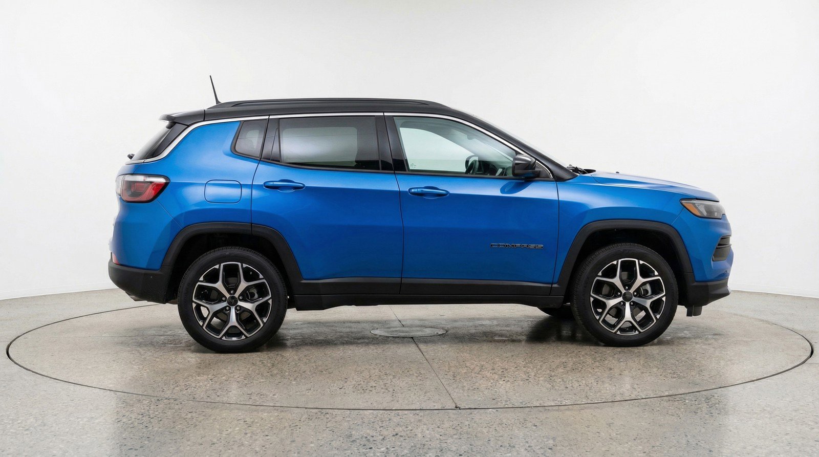 Used 2025 Jeep Compass Limited image 11