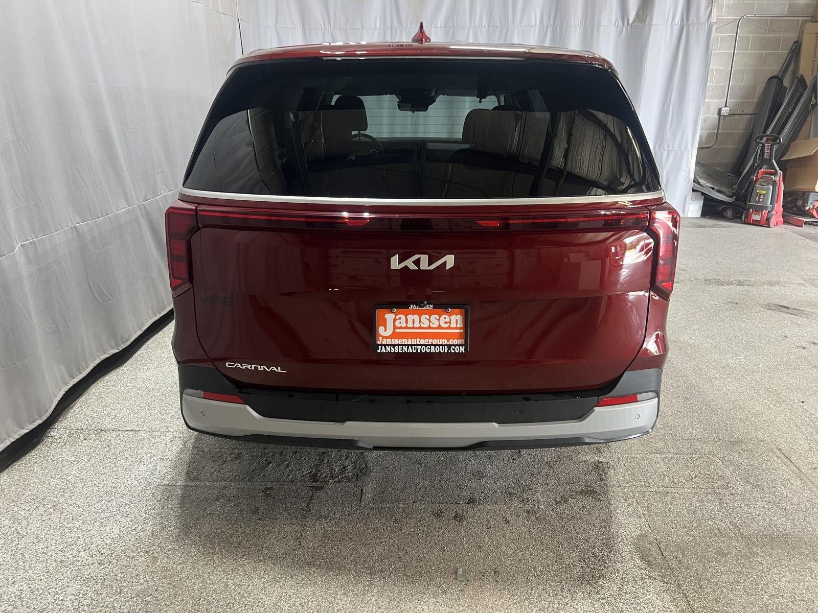 Used 2026 Kia Carnival FWD image 7