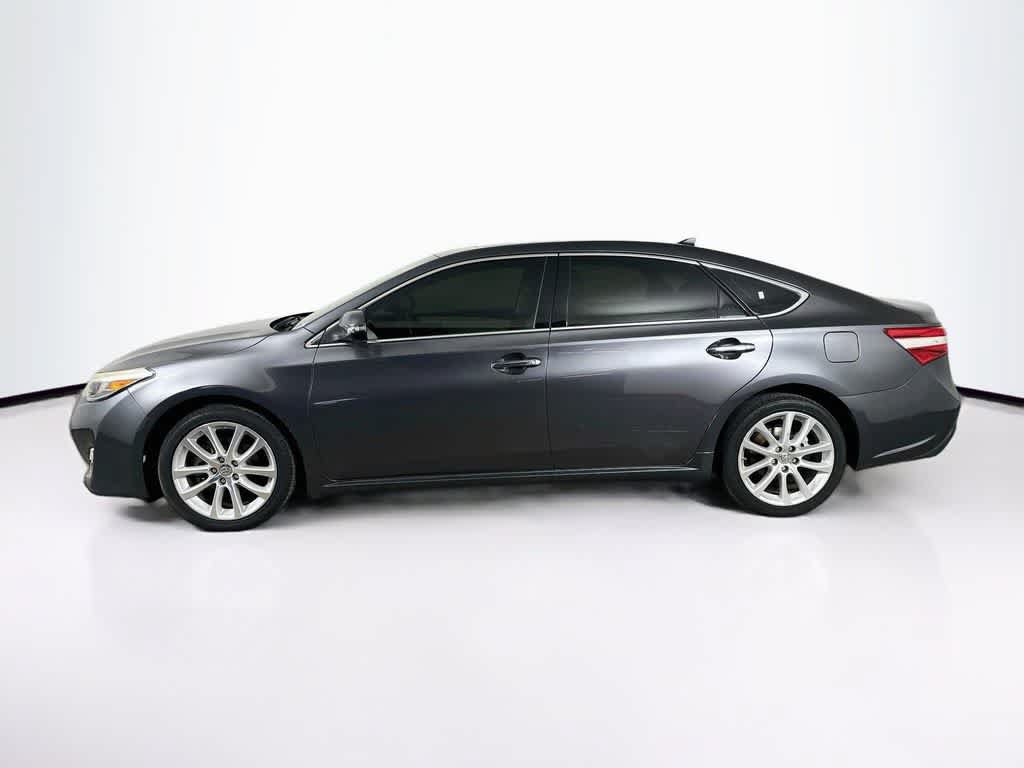 Used 2013 Toyota Avalon Limited FWD image 3