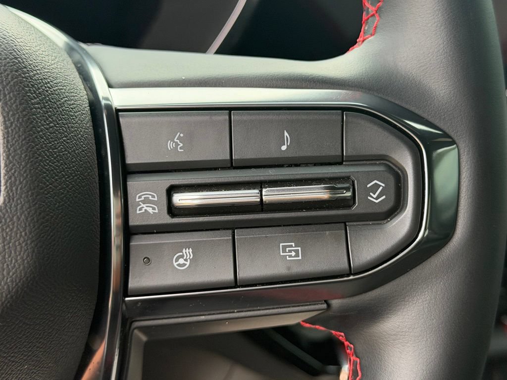 Used 2024 GMC Canyon AT4X AWD/4WD image 32