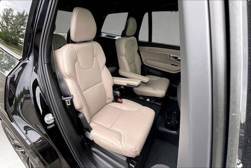 New 2026 Volvo XC90 T8 Ultra w/ Protection Package Premier AWD/4WD image 11