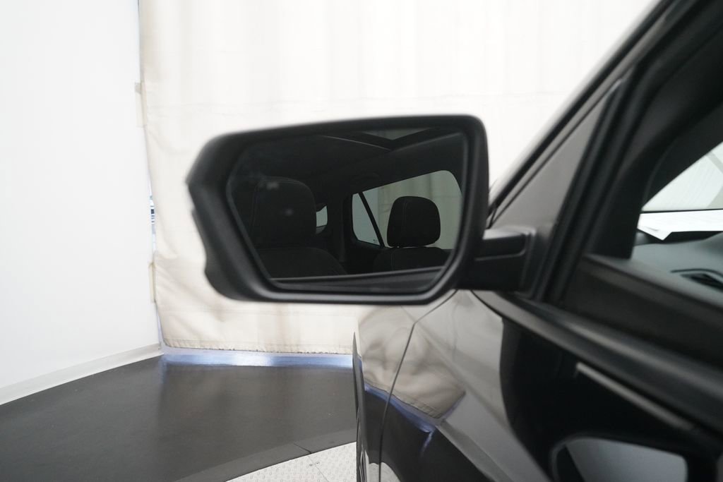 Used 2022 GMC Terrain SLE w/ Driver Convenience Package image 25