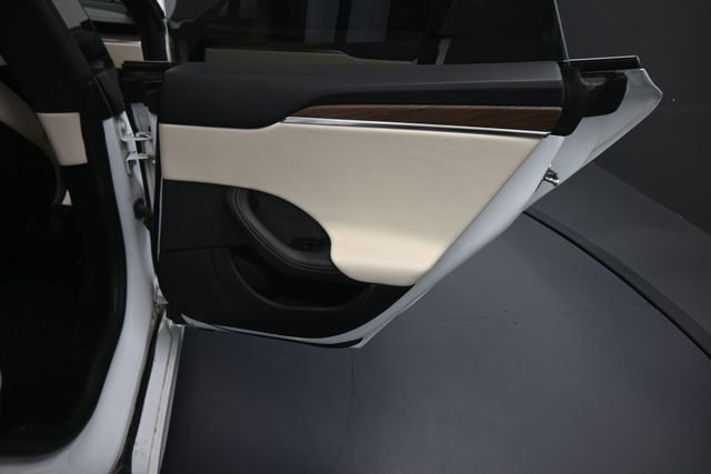 Used 2022 Tesla Model S image 65