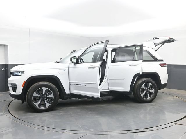 Used 2022 Jeep Grand Cherokee Limited 4xe w/ Luxury Tech Group II AWD/4WD image 54