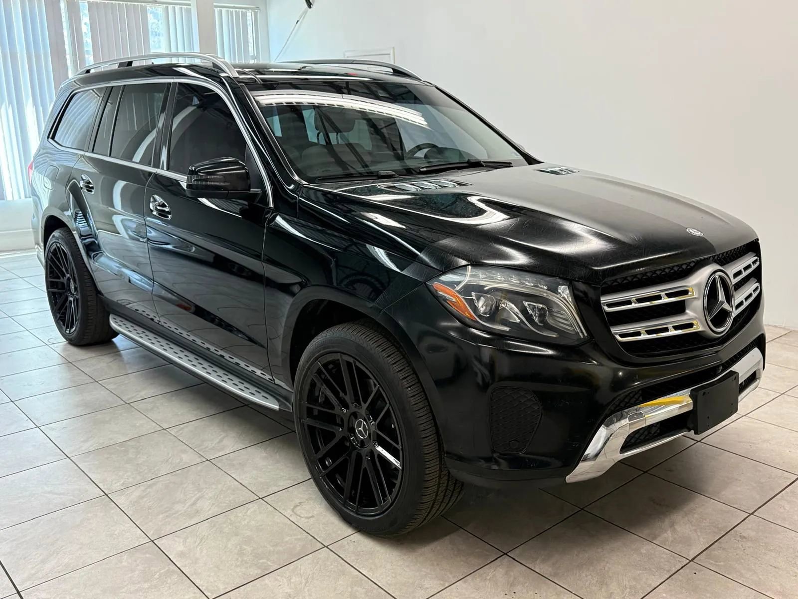 Used 2017 Mercedes-Benz GLS 450 4MATIC image 1