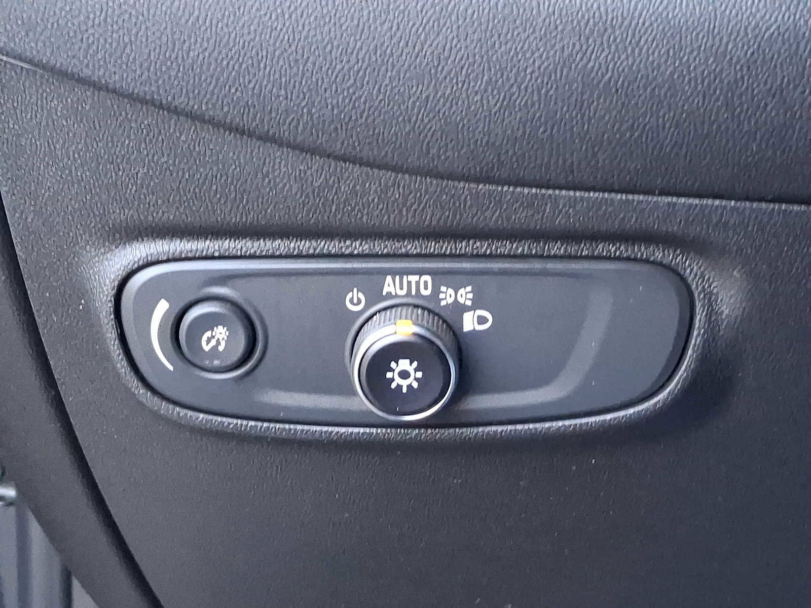 Used 2023 Chevrolet Equinox RS w/ LPO, Floor Liner Package image 25