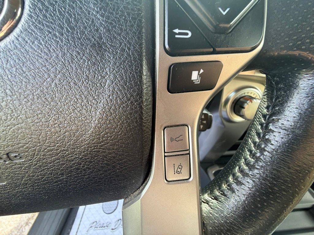Used 2022 Toyota 4Runner SR5 AWD/4WD image 34