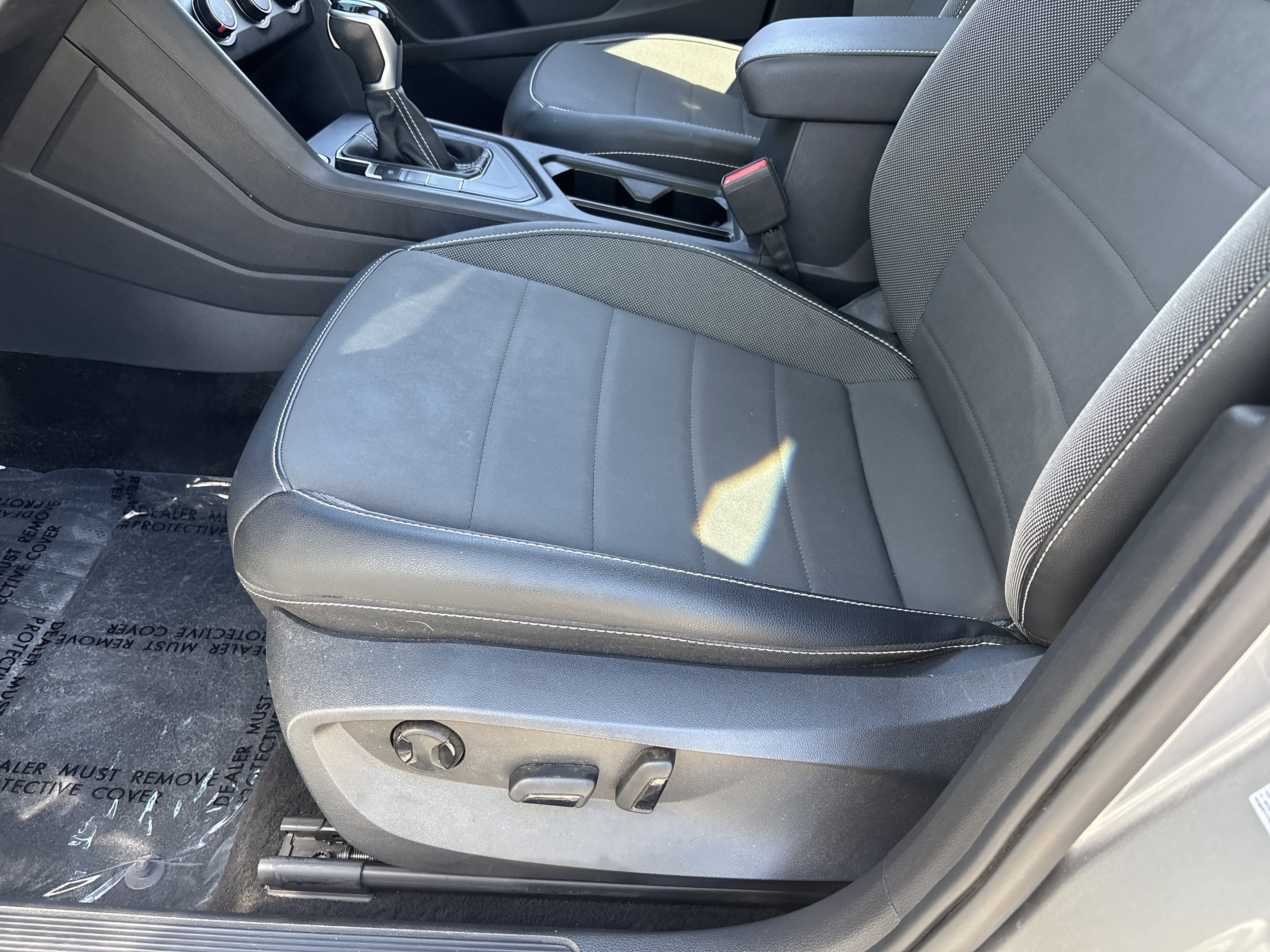 Certified 2022 Volkswagen Taos SE w/ Panoramic Sunroof Package image 19