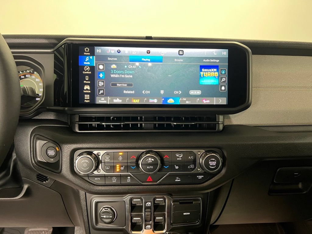 New 2026 Jeep Gladiator Sport AWD/4WD image 11