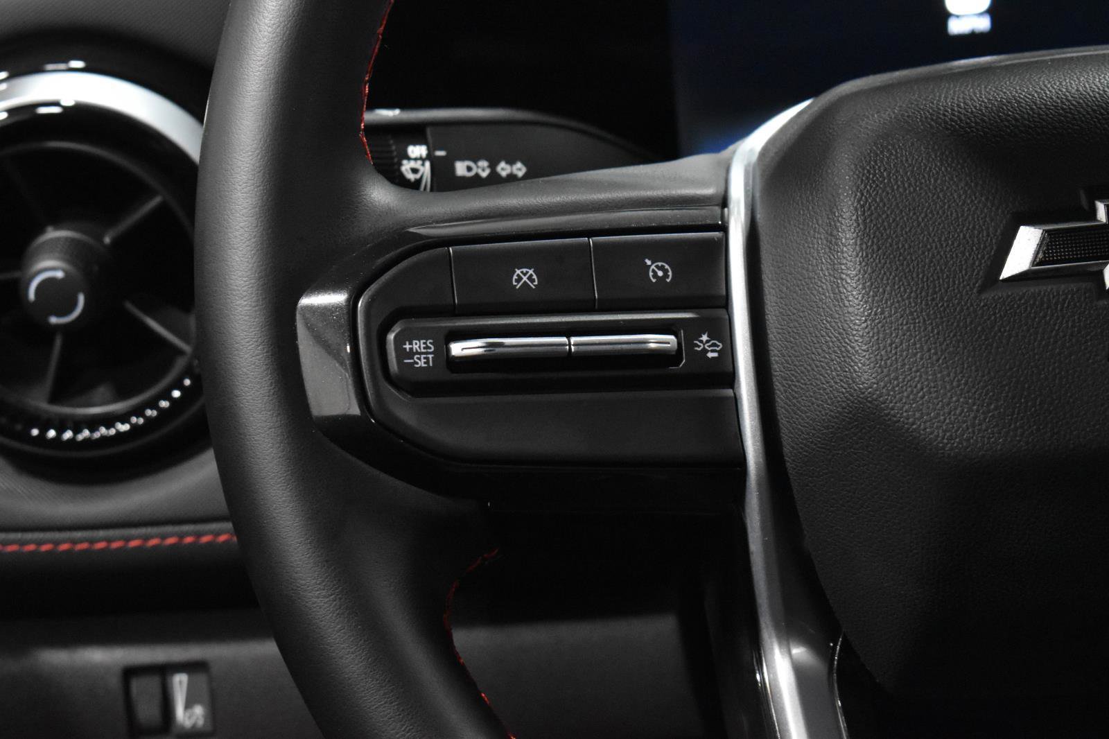 Used 2023 Chevrolet Colorado Z71 w/ Z71 Convenience Package 2 image 9