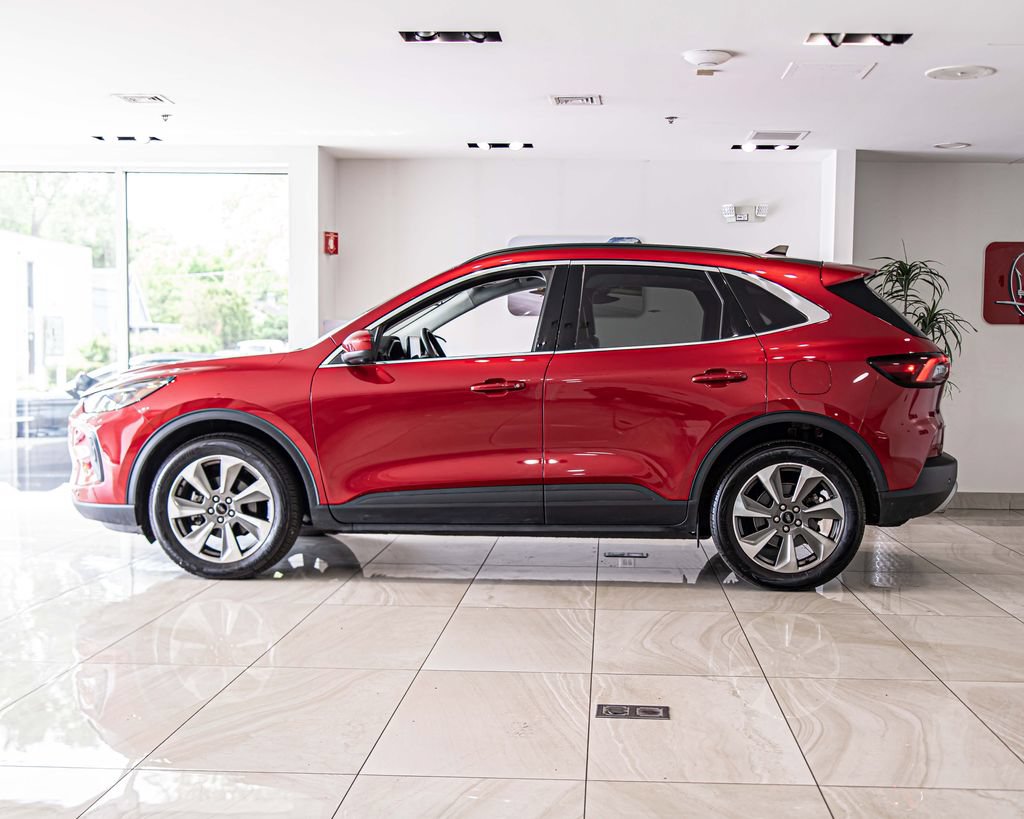 Used 2024 Ford Escape Platinum AWD/4WD image 6