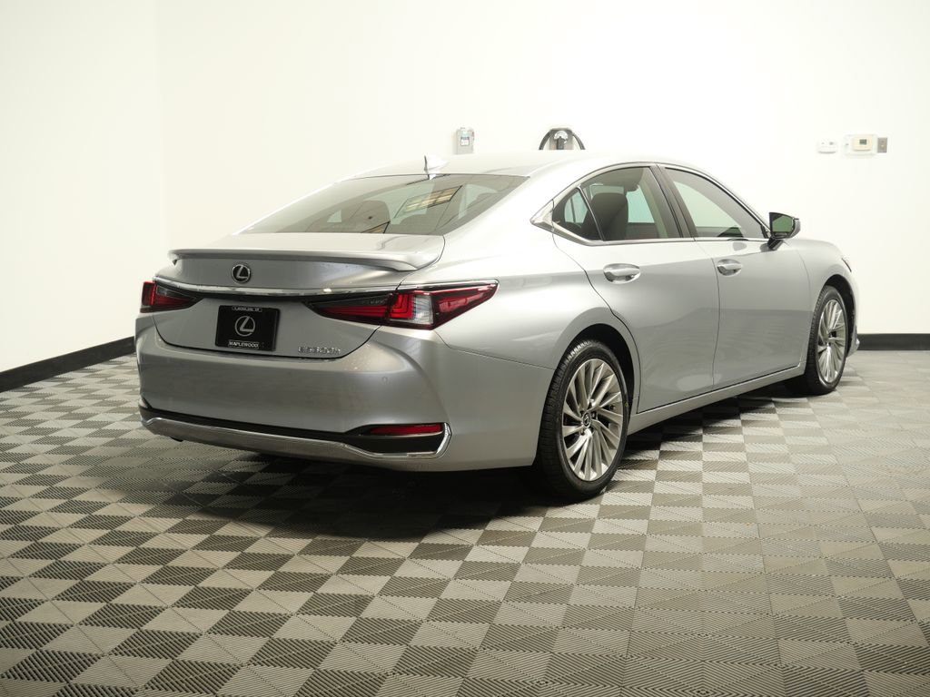 Used 2023 Lexus ES 300h w/ Accessory Package (Z2) image 8