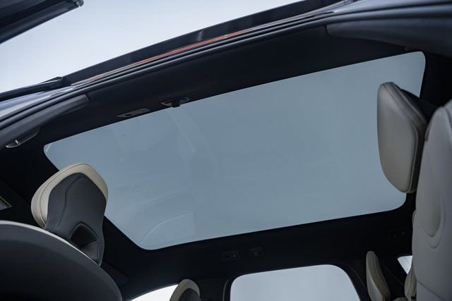 New 2025 Volvo EX90 Ultra w/ Protection Package Premier image 27