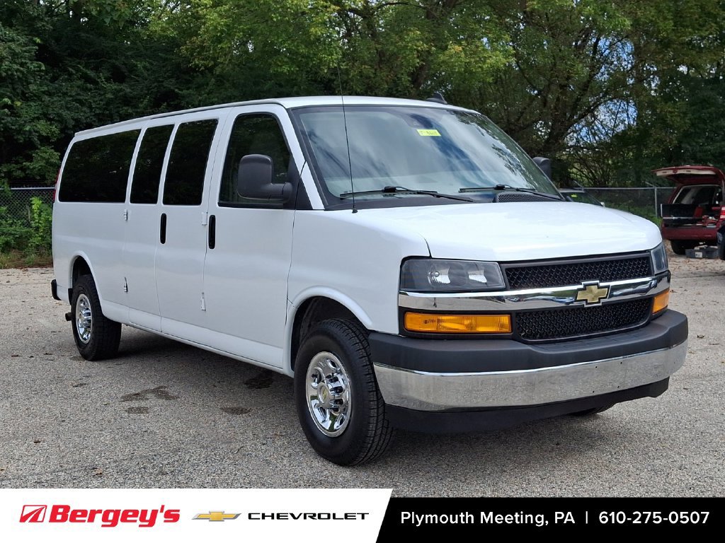 Certified 2024 Chevrolet Express 3500 LT w/ LT Preferred Equipment Group RWD image 2