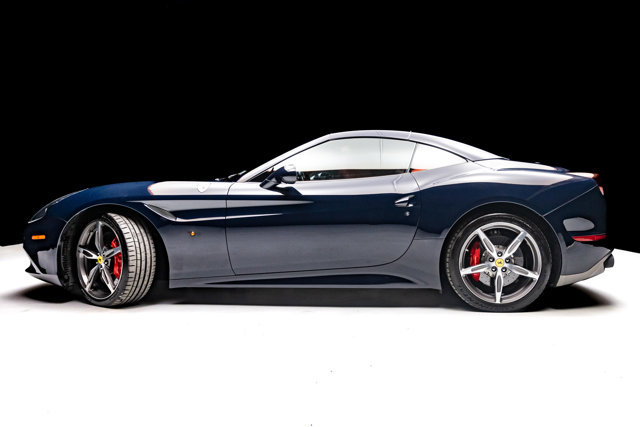 Used 2016 Ferrari California T RWD image 34