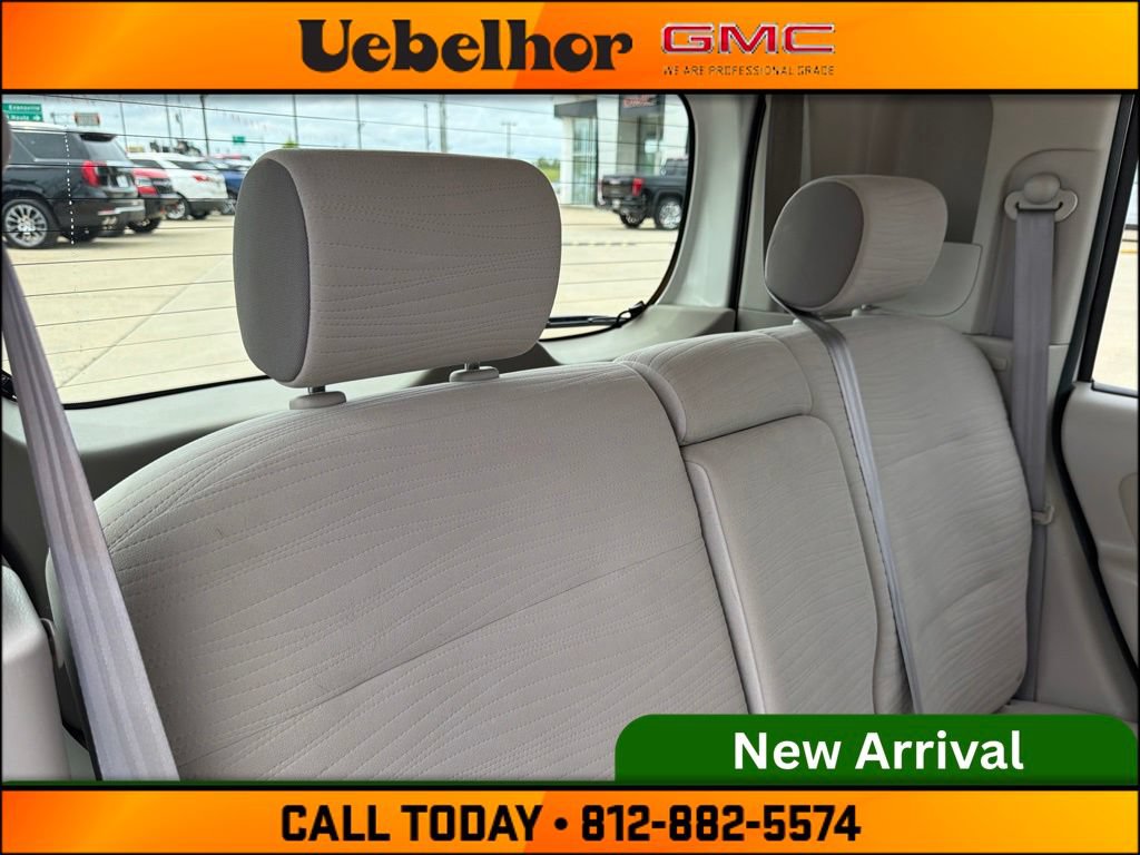 Used 2013 Nissan Cube 1.8 S w/ Interior Designer Pkg FWD image 5