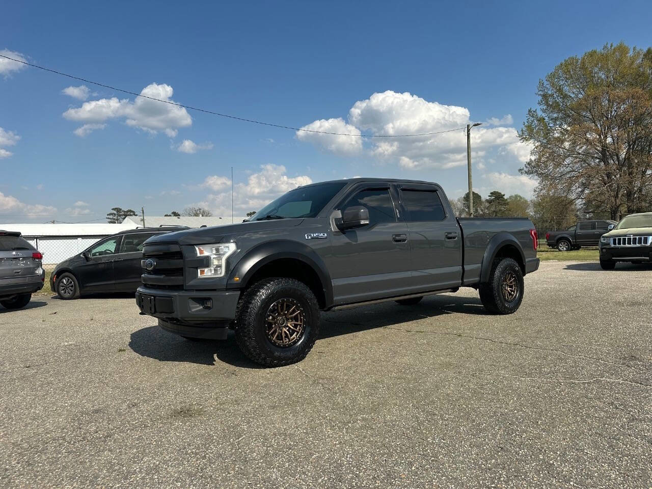 Used 2017 Ford F150 Lariat w/ Equipment Group 502A Luxury AWD/4WD image 1