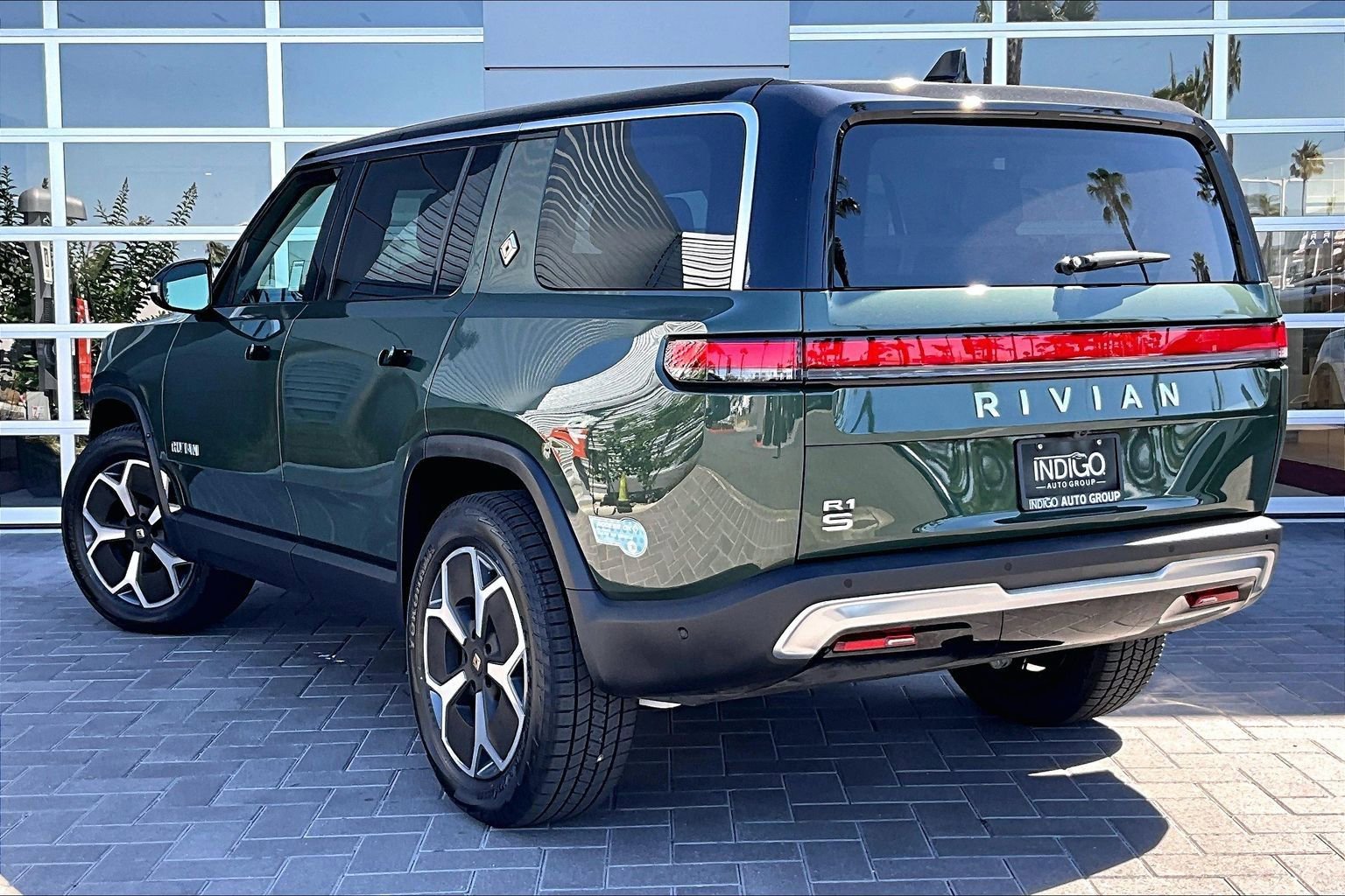 Used 2024 Rivian R1S Adventure AWD/4WD image 12