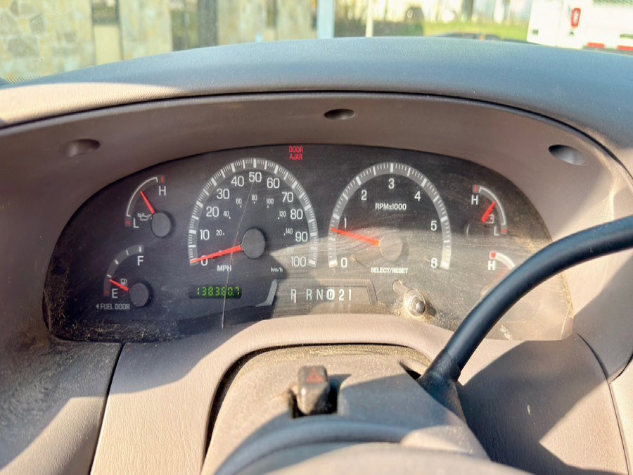 Used 1999 Ford F150 Lariat AWD/4WD image 13