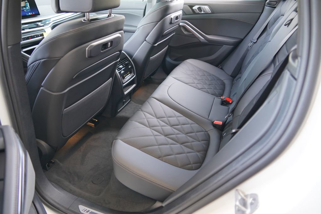 New 2027 BMW X6 xDrive40i AWD/4WD image 18