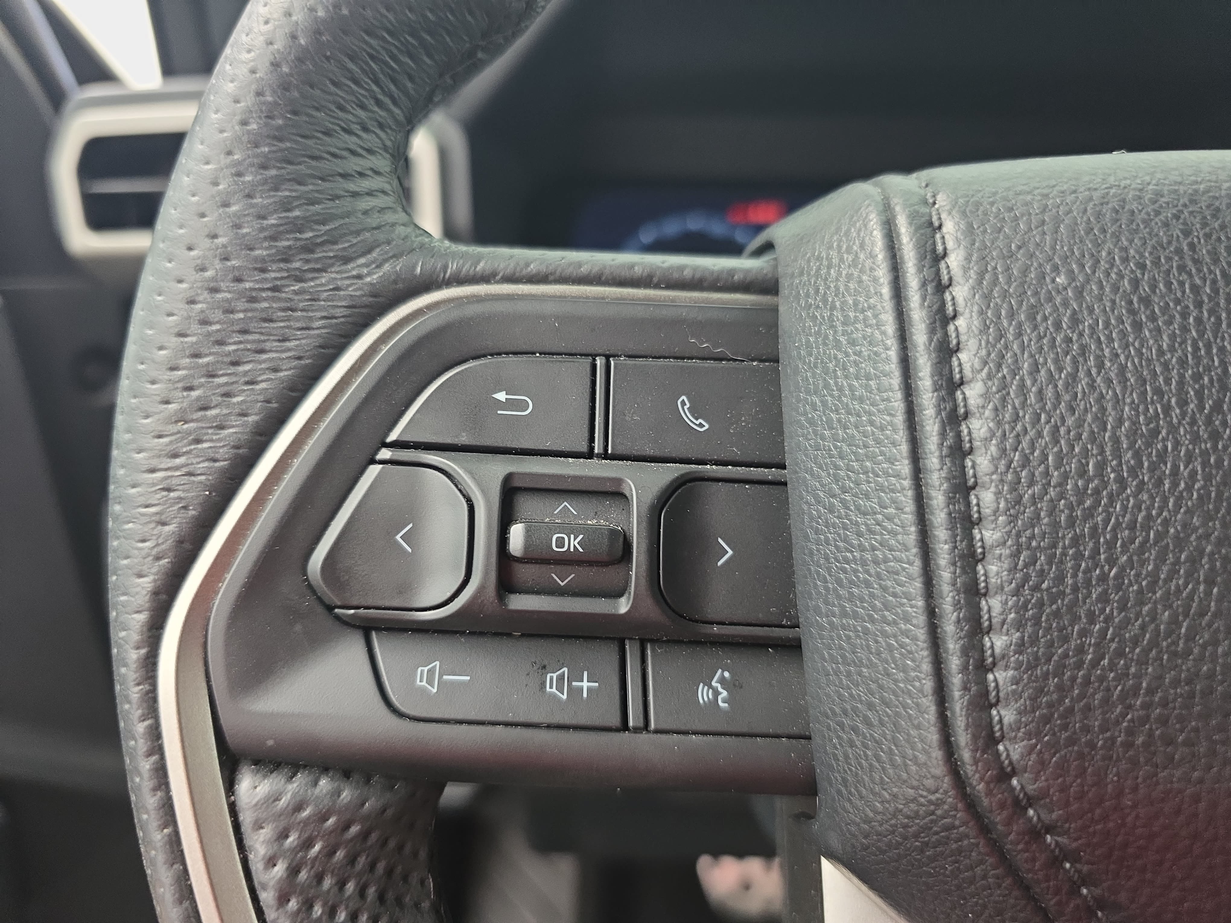 Used 2024 Toyota Tacoma TRD Sport AWD/4WD image 16