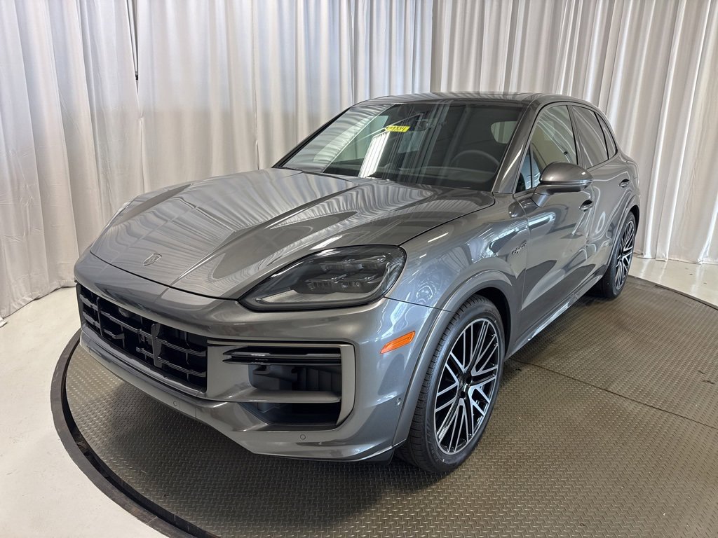 New 2025 Porsche Cayenne Turbo