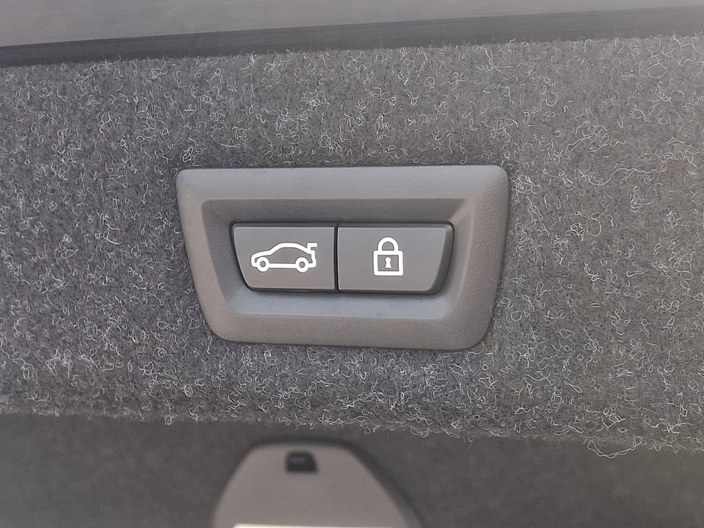 Used 2023 BMW 530i w/ Premium Package image 30