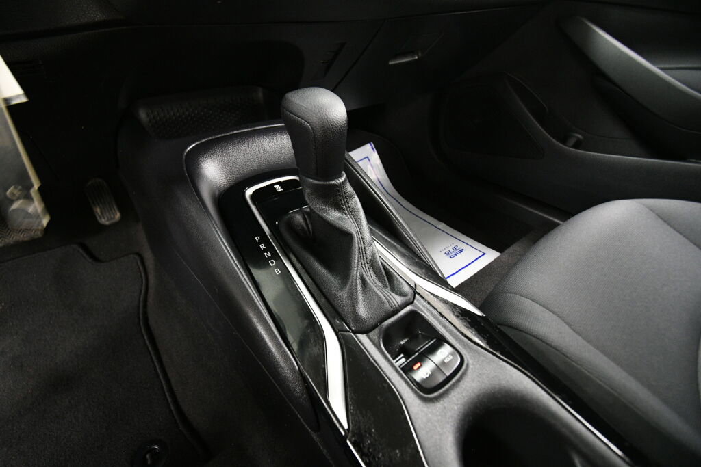 Used 2022 Toyota Corolla LE image 25
