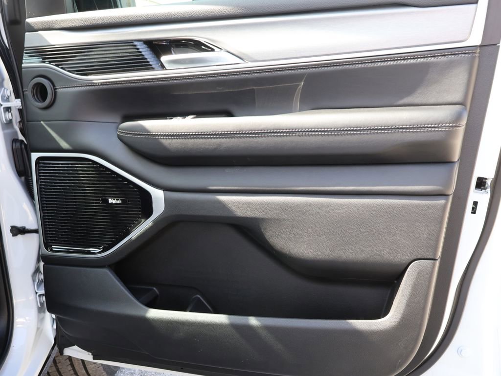 New 2026 Jeep Grand Wagoneer L Limited w/ Premium Group II image 8