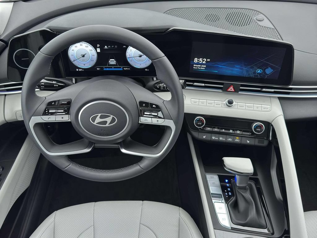 New 2026 Hyundai Elantra Limited FWD image 17