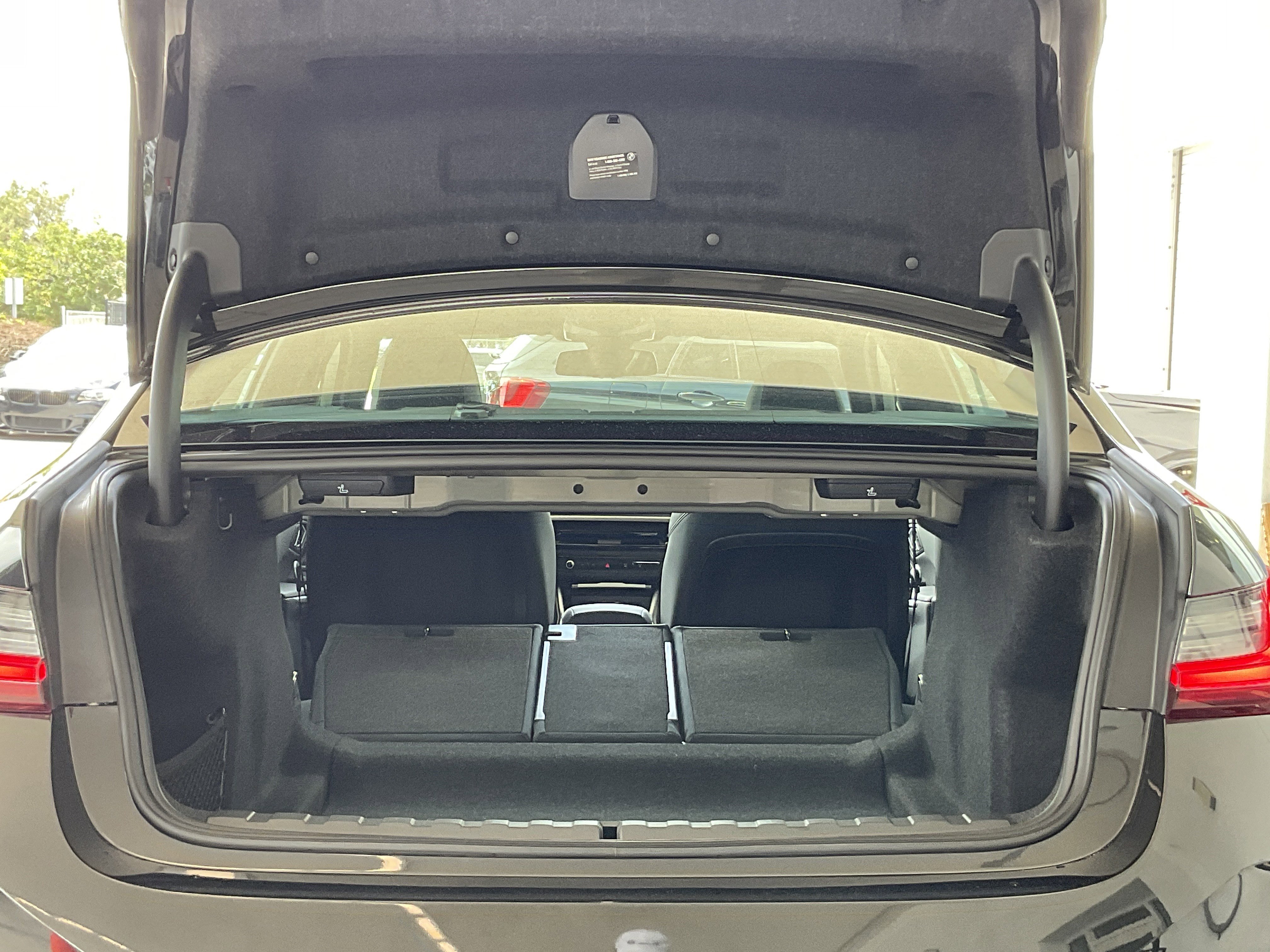 Certified 2025 BMW 330i Sedan w/ Convenience Package image 31