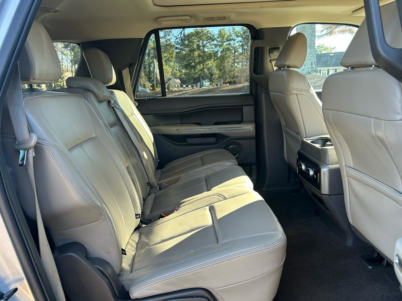 Used 2021 Ford Expedition Max XLT image 25