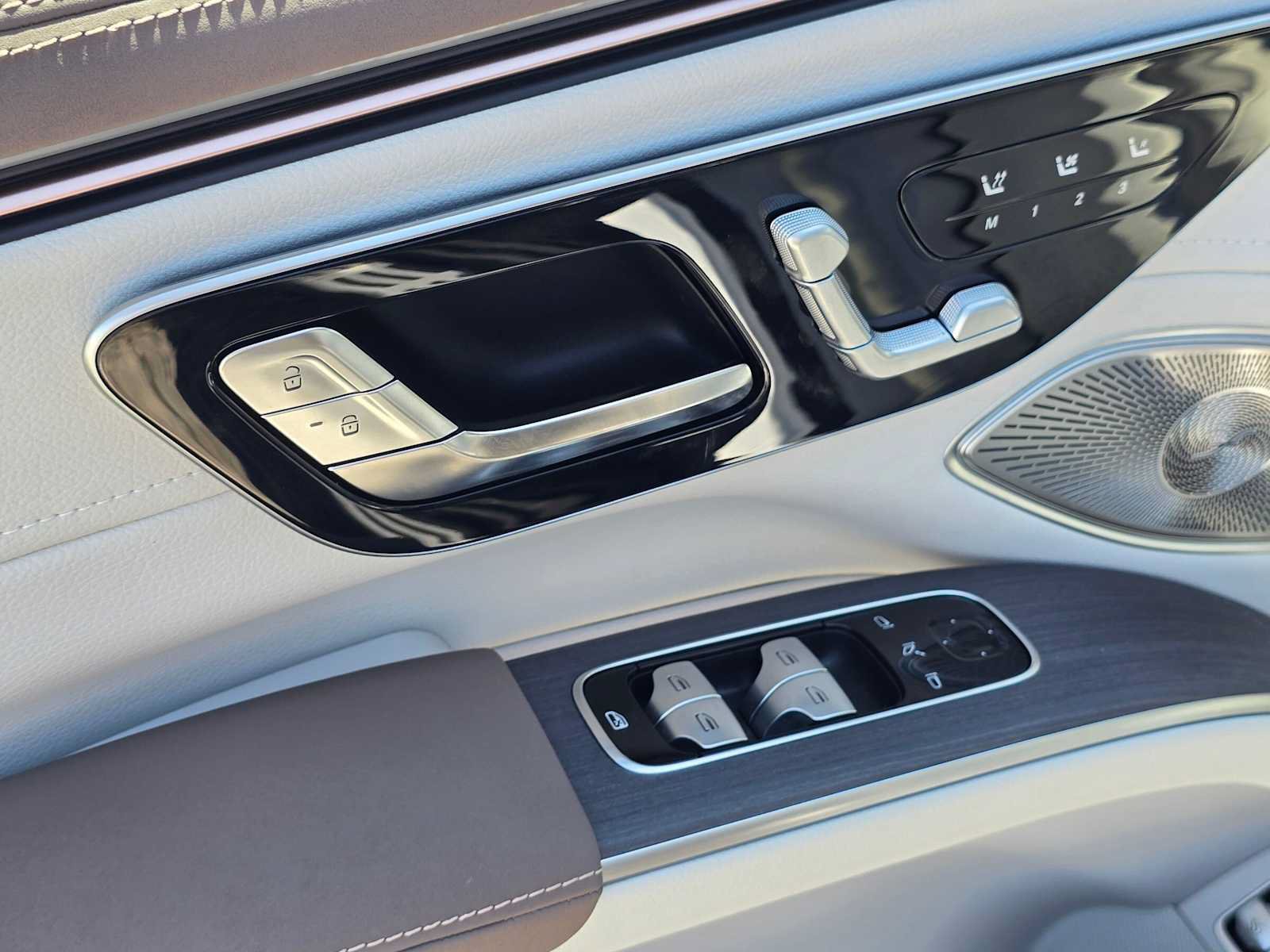 New 2026 Mercedes-Benz EQS 400 4MATIC SUV image 25