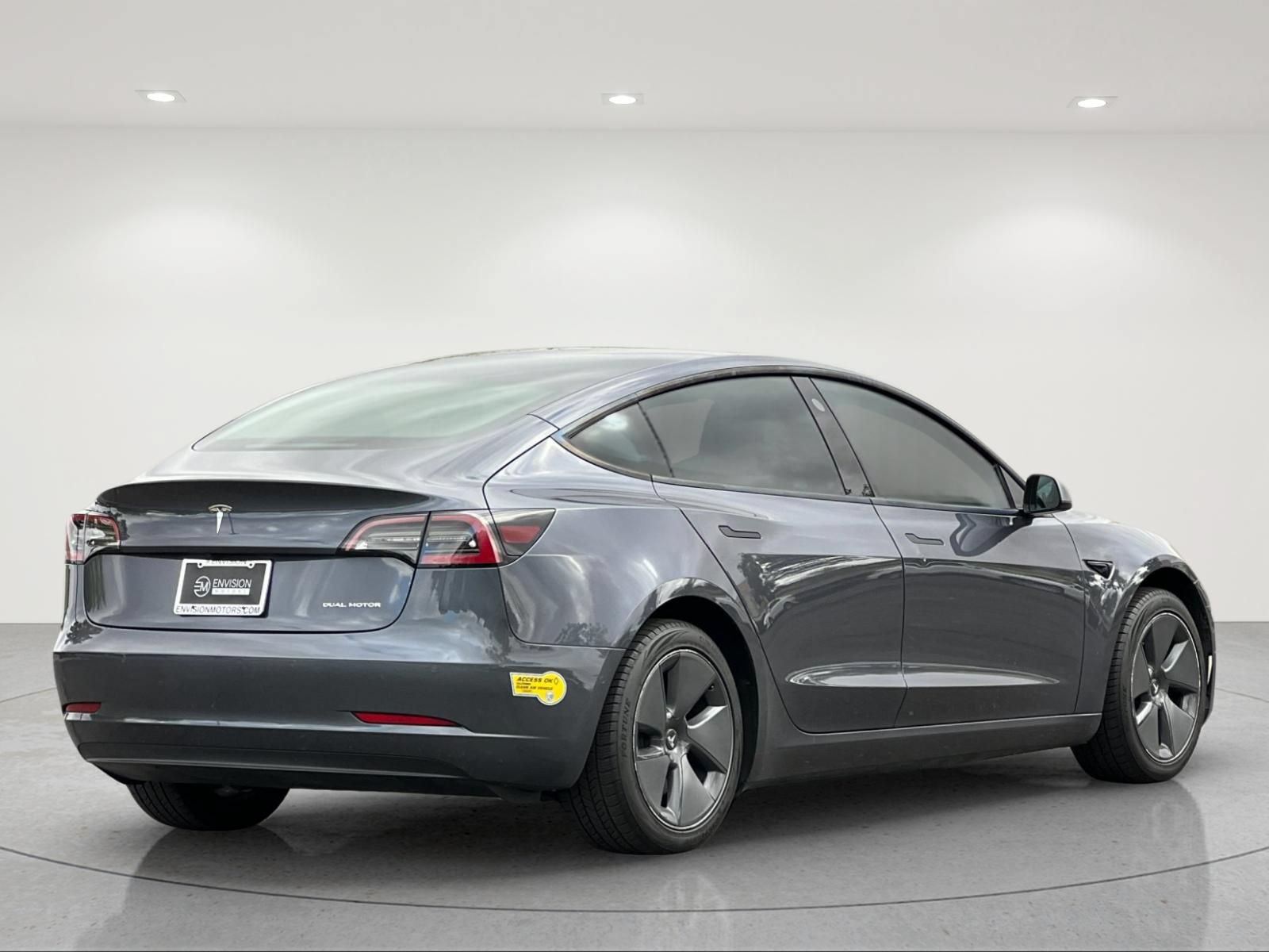 Used 2022 Tesla Model 3 Long Range AWD/4WD image 5