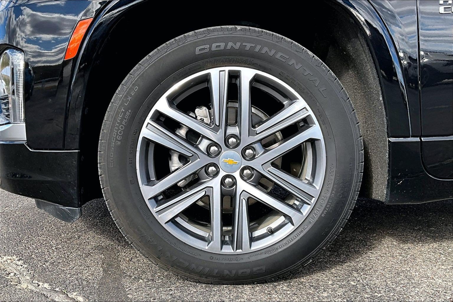 Used 2022 Chevrolet Traverse High Country w/ LPO, Floor Liner Package AWD/4WD image 8