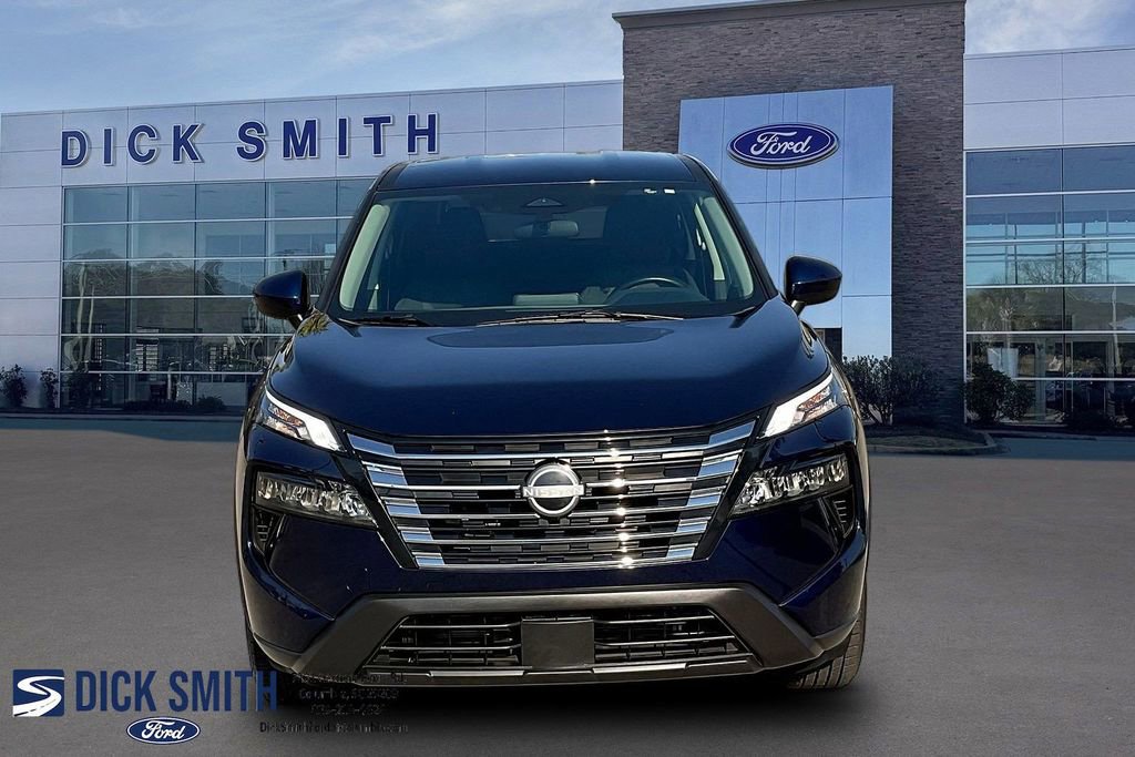 Used 2025 Nissan Rogue SV FWD image 2