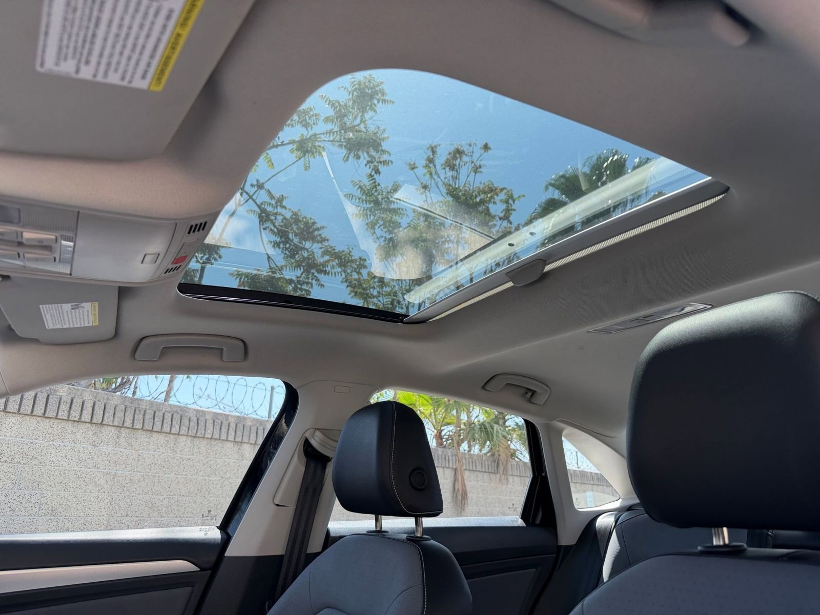 Used 2025 Volkswagen Jetta SE image 29