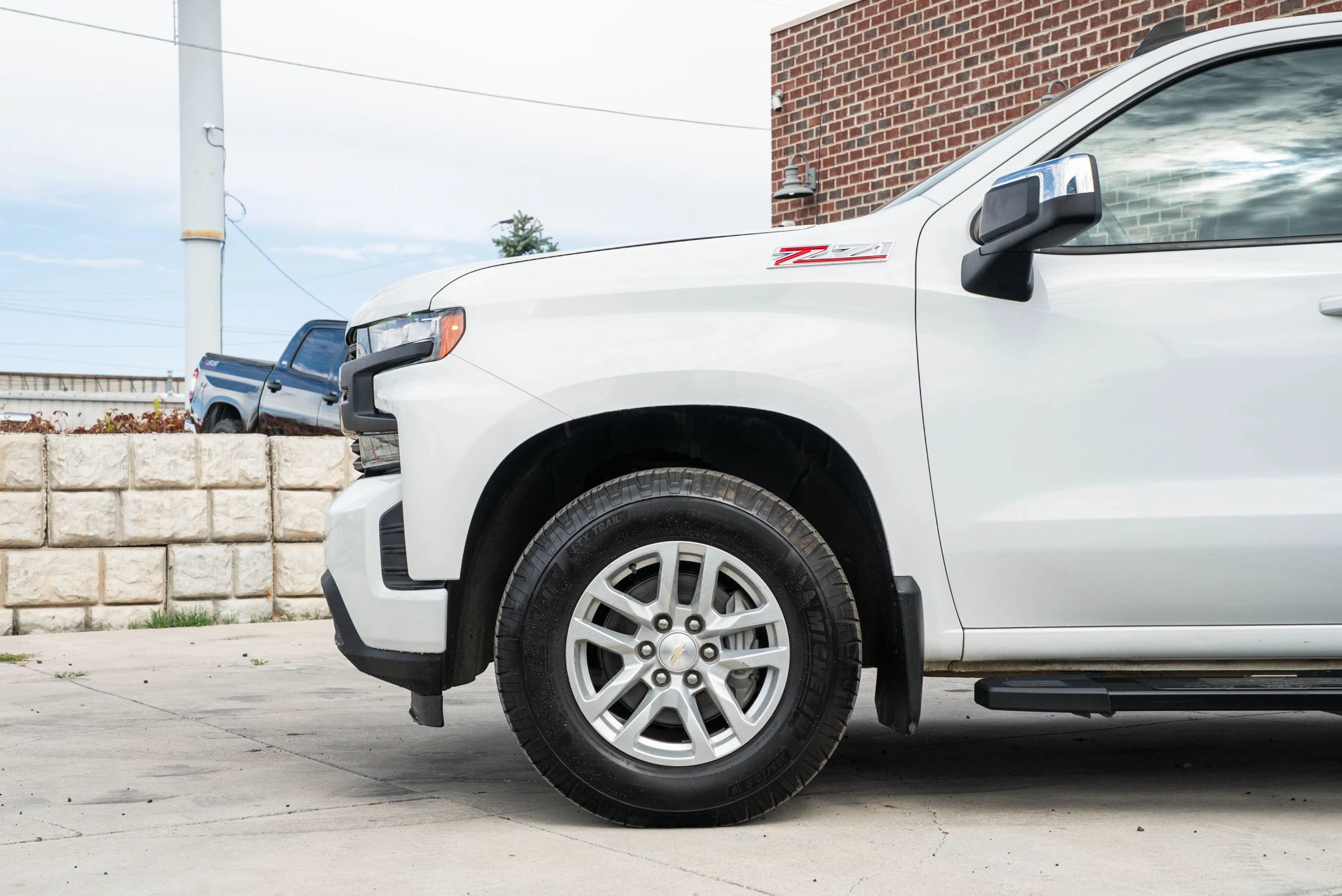 Used 2019 Chevrolet Silverado 1500 LT w/ True North Edition AWD/4WD image 4