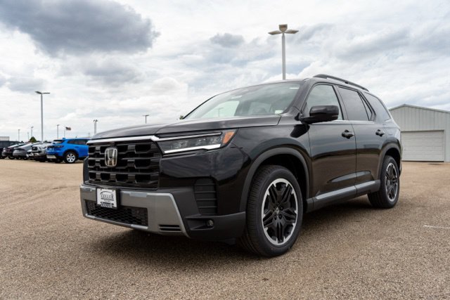 New 2026 Honda Pilot Touring image 3