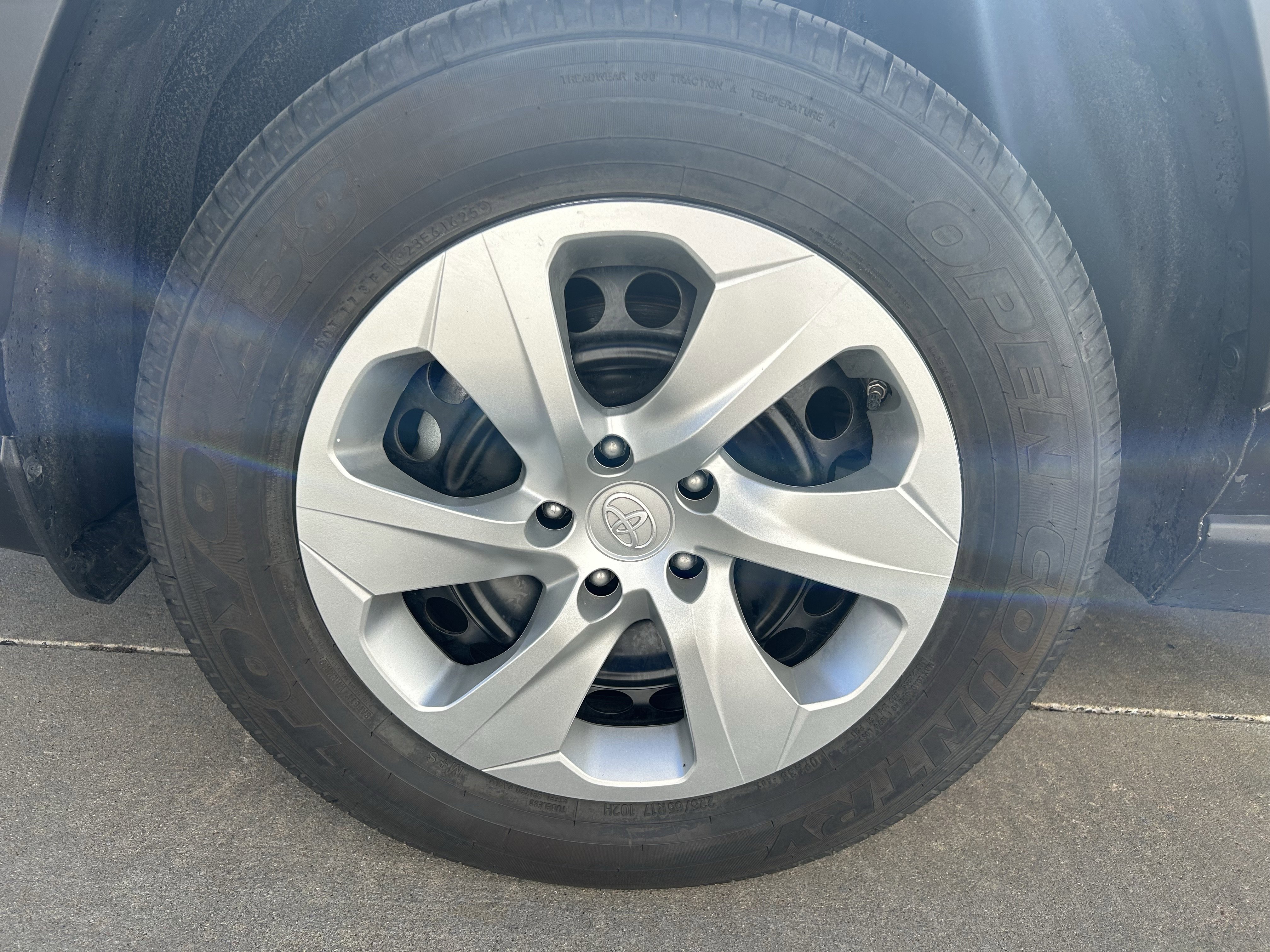 Certified 2021 Toyota RAV4 LE AWD/4WD image 11