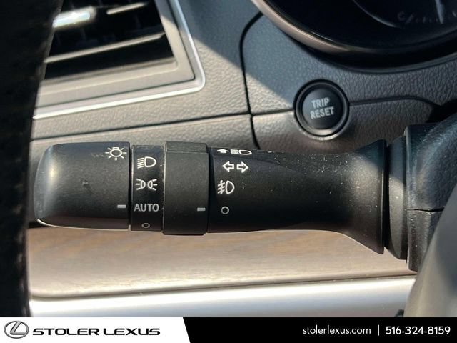 Used 2017 Subaru Outback 2.5i Touring AWD/4WD image 29