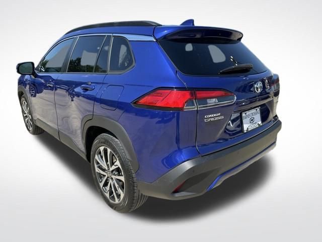 Used 2022 Toyota Corolla Cross XLE w/ Convenience Package AWD/4WD image 6