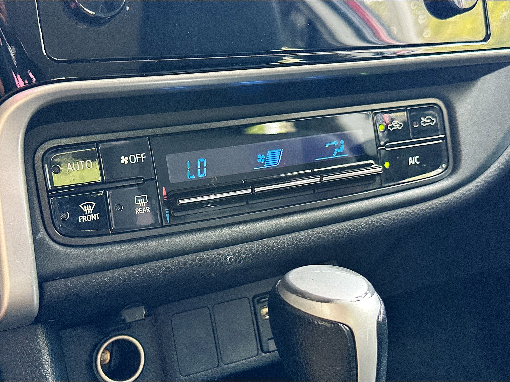 Used 2017 Toyota Corolla LE image 13