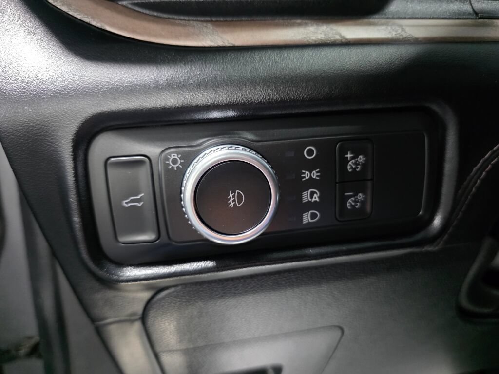 Used 2022 Ford Explorer Platinum w/ Equipment Group 601A AWD/4WD image 17
