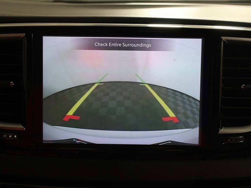 Used 2024 Chrysler Pacifica Touring-L image 41