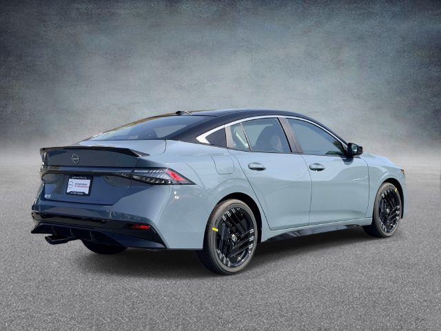 New 2027 Nissan Sentra SR w/ Floor Mat Package FWD image 2