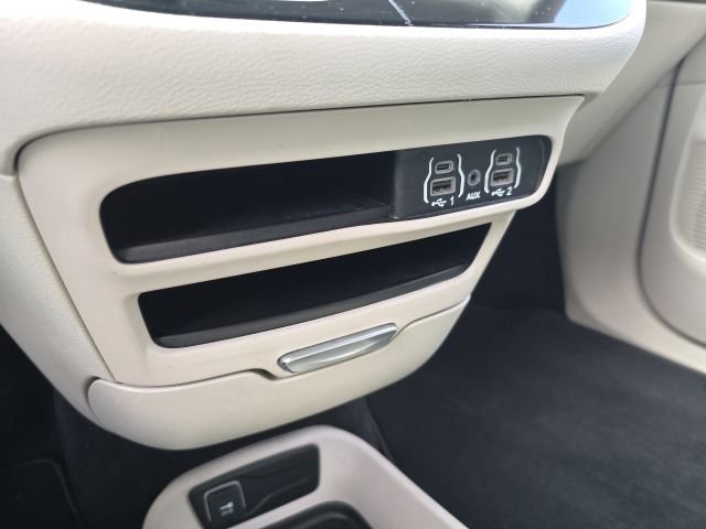 Used 2023 Chrysler Pacifica Touring-L FWD image 26