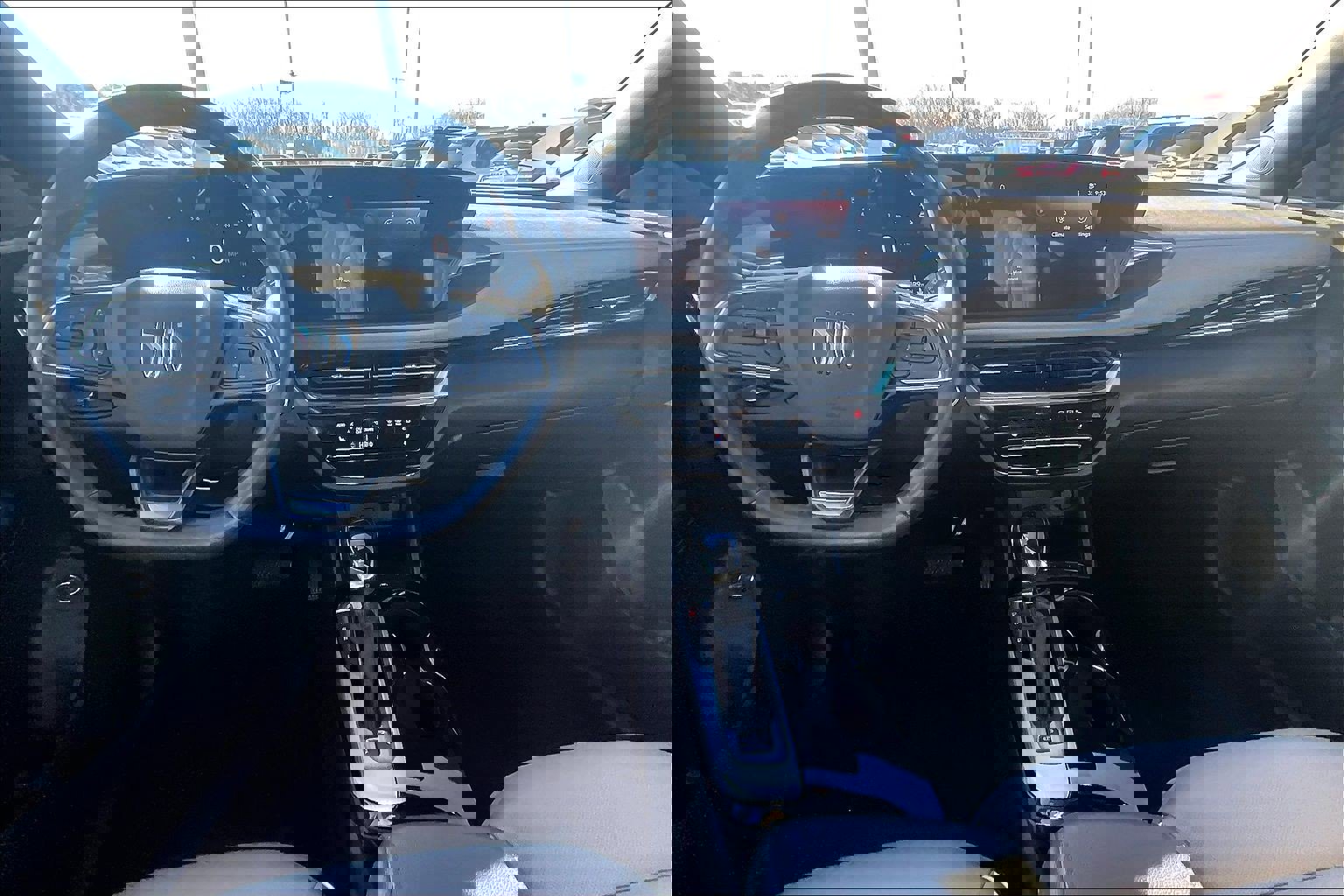 Used 2024 Buick Envista Avenir image 16